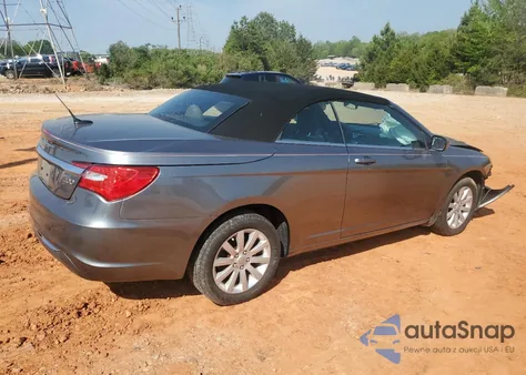 2011 Chrysler 200 Touring z USA, uszkodzony, nr VIN 1C3BC2EG2BN623745